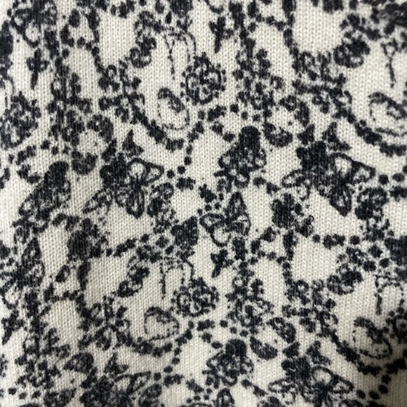 Vertical Design 2-Ply Cashmere Black and Cream Cardigan Sweater - Picture 8 of 8